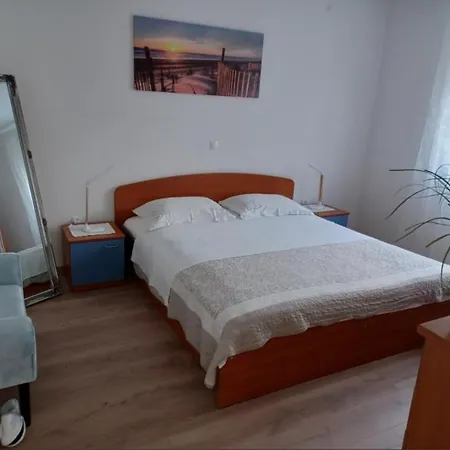 Happy Place Apartmán Rab Town